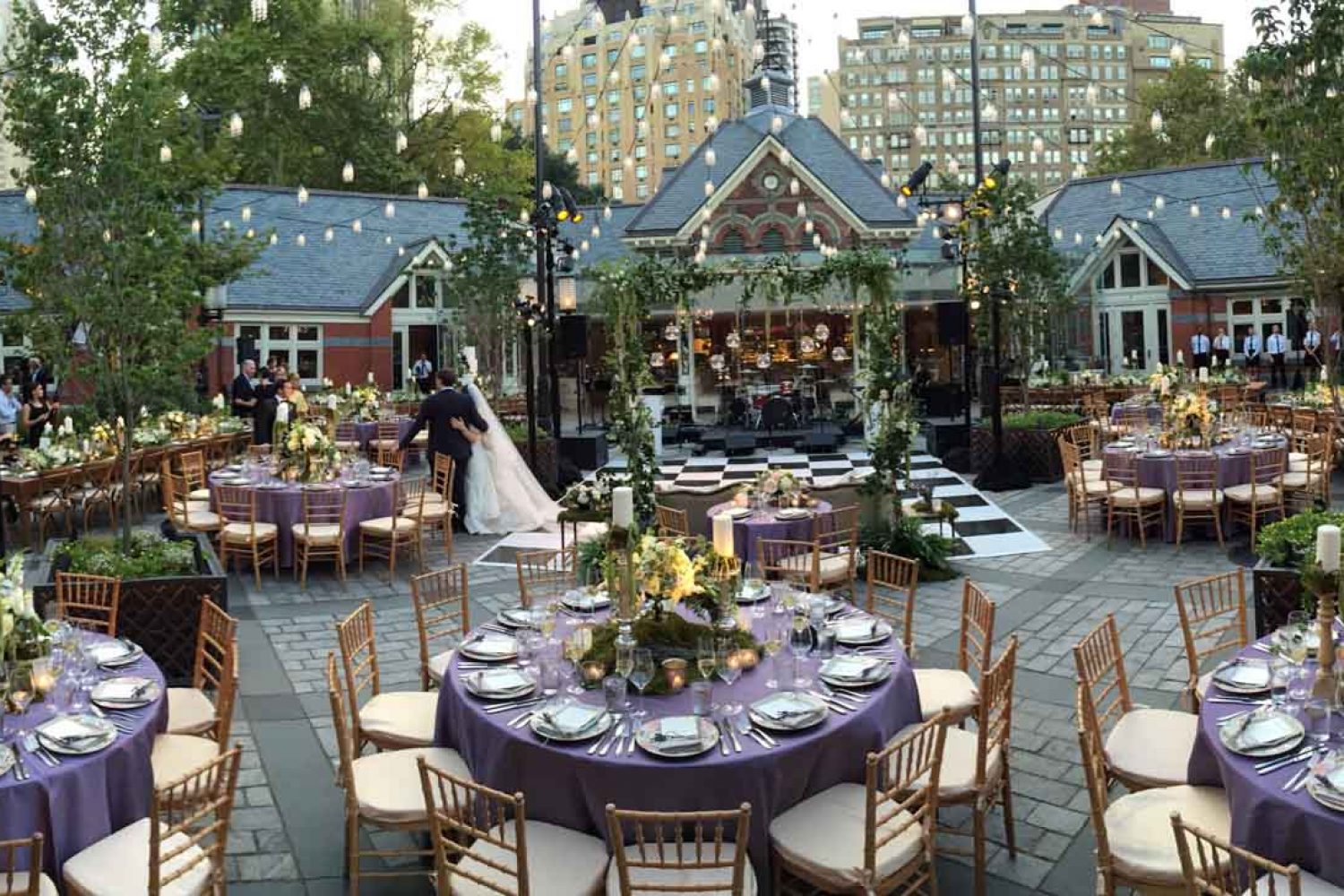 Black and White Dance Floor Rental (Checkerboard)Black and White Dance Floor Rental (Checkerboard)