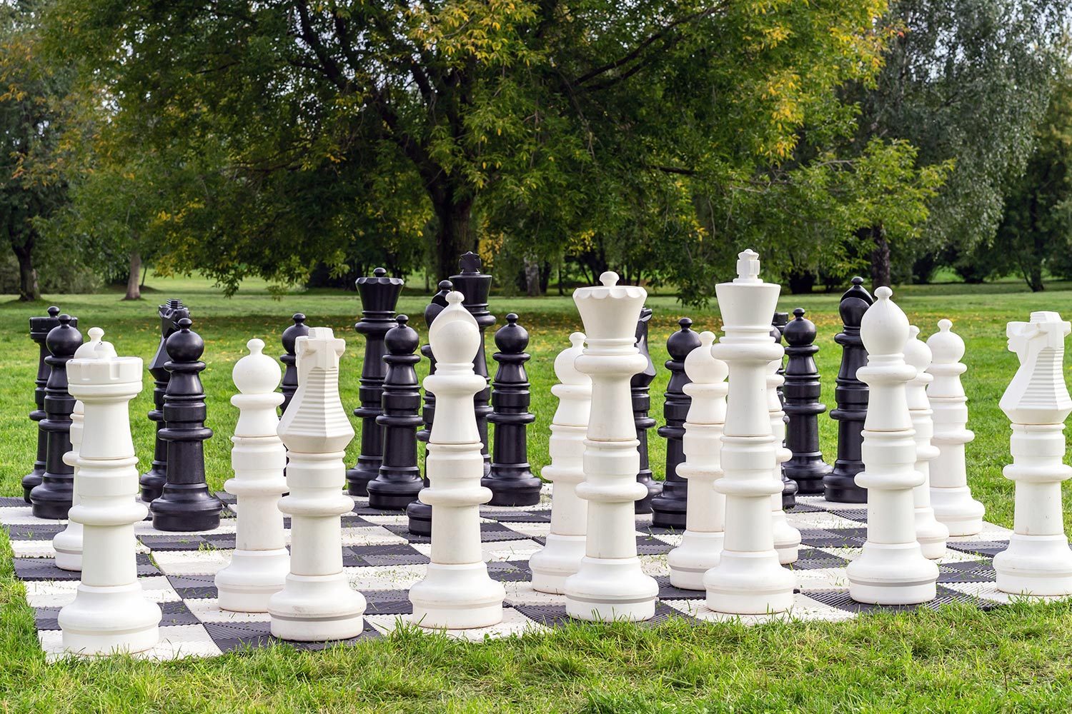 giant-chess-outdoor-game