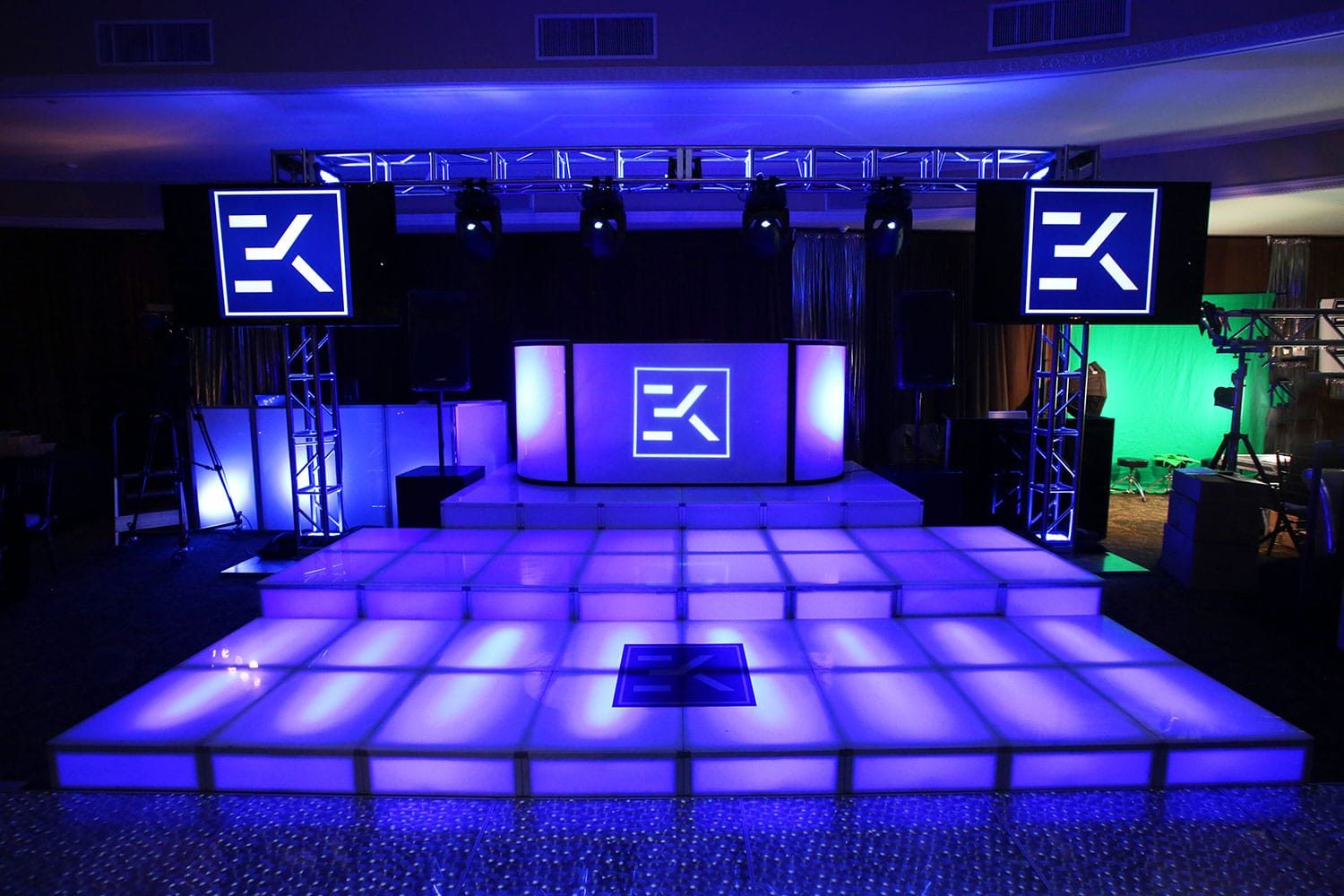 light-up-dj-booth-and-stage-rentals